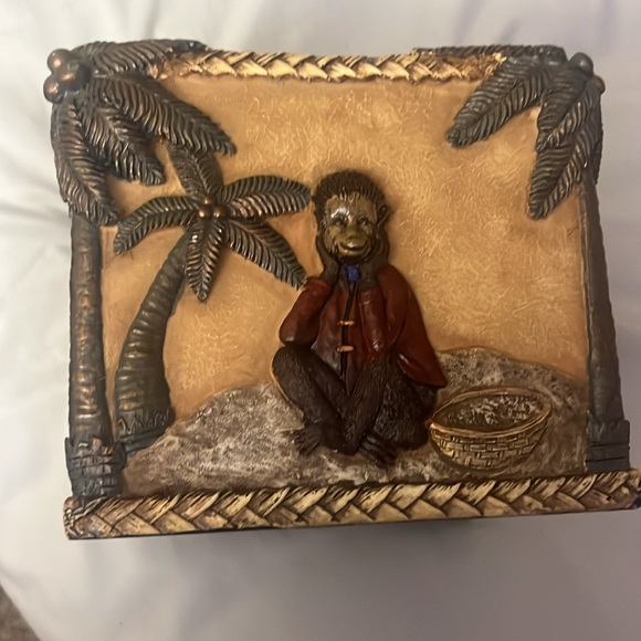 Vintage Monkey Jungle Theme Tissue Box Cover Large Heavy Resin Palm Trees - EUC - Picture 3 of 6
